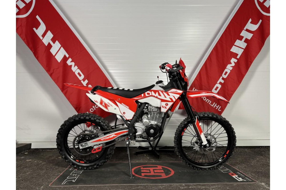 Мотоцикл JHL Z1 CB300F (ZS175FMM)