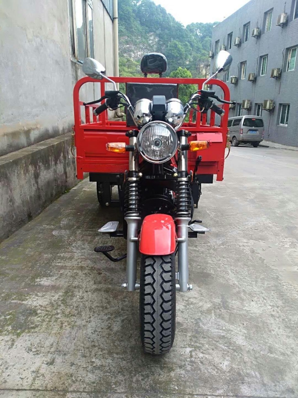 Трицикл грузовой AGIAX 3 (АЯКС-035) 250/350 куб.см, ВОДЯН.ОХЛ, кузов 2м.