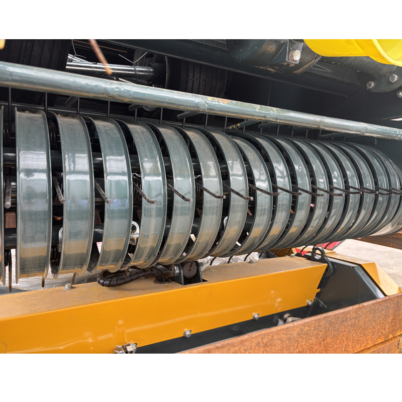 Пресс-подборщик Уралец RXYK 0910