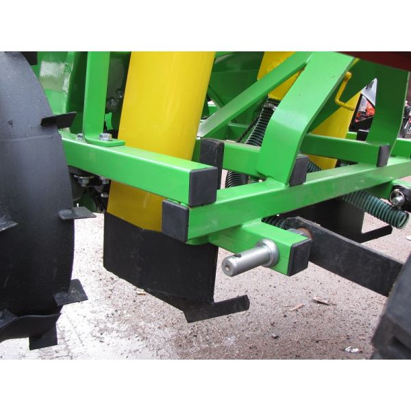 Картофелесажалка BOMET S239 с бачком