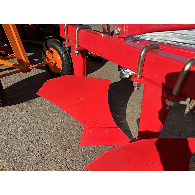 Плуг трехкорпусный 1L-320