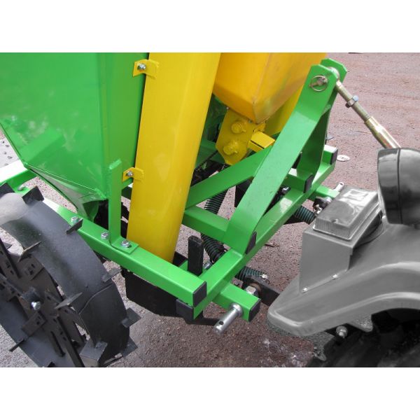 Картофелесажалка BOMET S239 с бачком