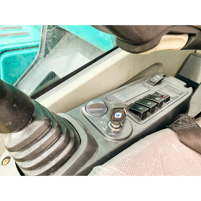 Среднеразмерный экскаватор Sunward SWE235E-3H