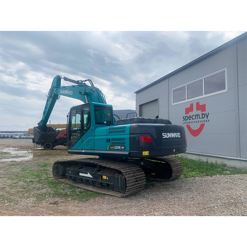 Среднеразмерный экскаватор Sunward SWE225E-3H
