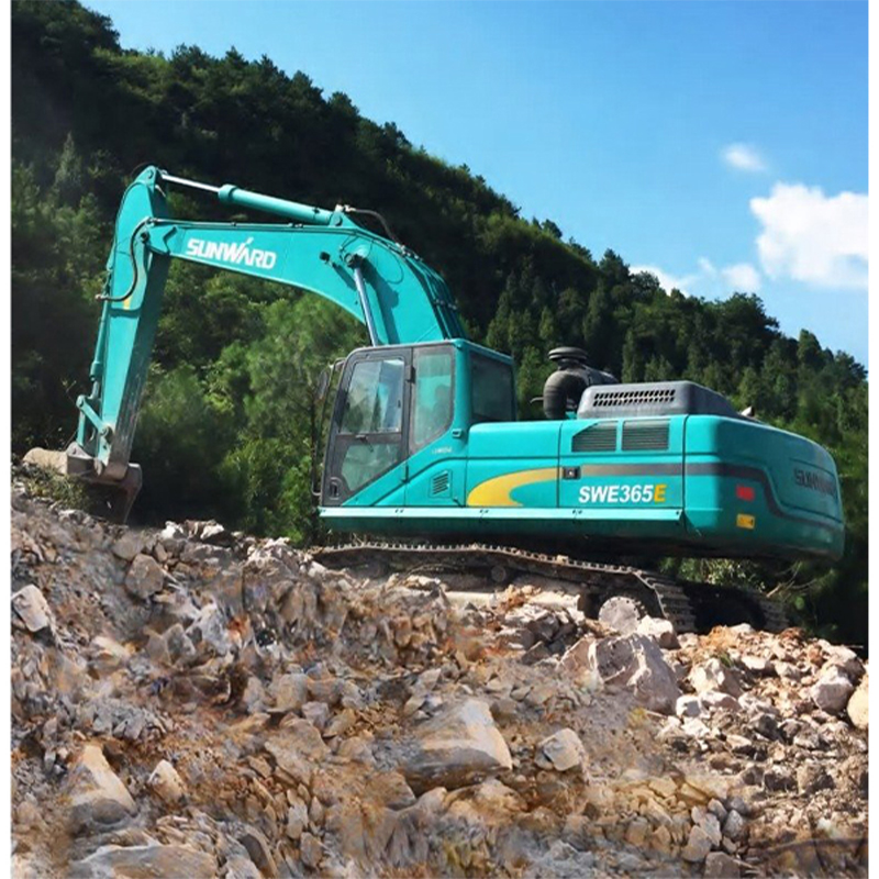 Большой экскаватор Sunward SWE365E-3