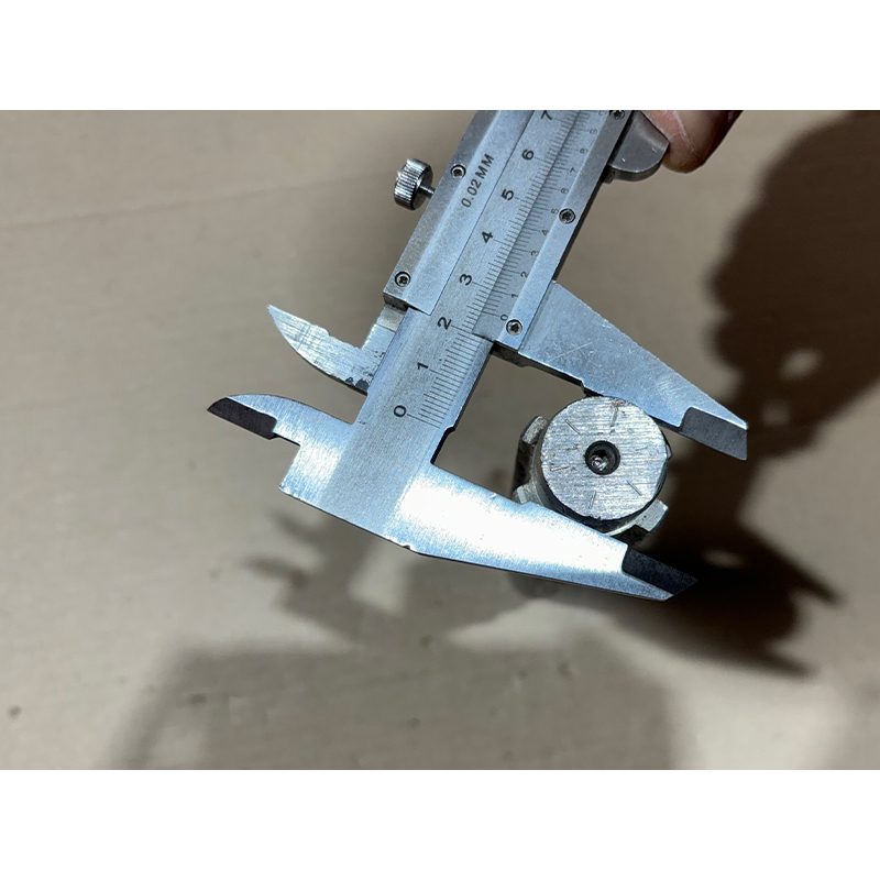 Вал редуктора почвофрезы с шестеренчатым приводом первичный Z-6 L-230 мм d-24мм