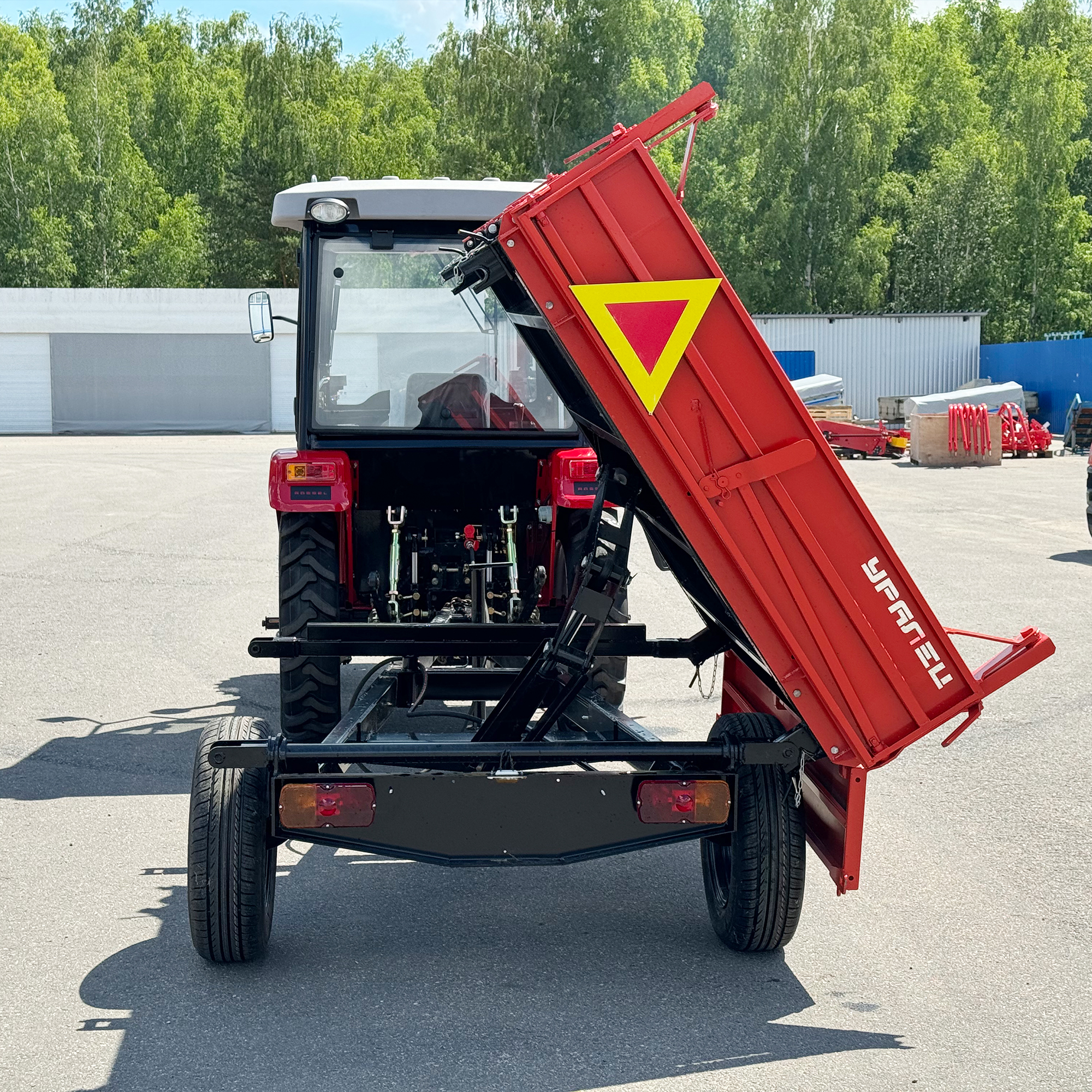 Полуприцеп-самосвал Уралец 1,5т. 3 стороны опрокидования (П03.00.400)