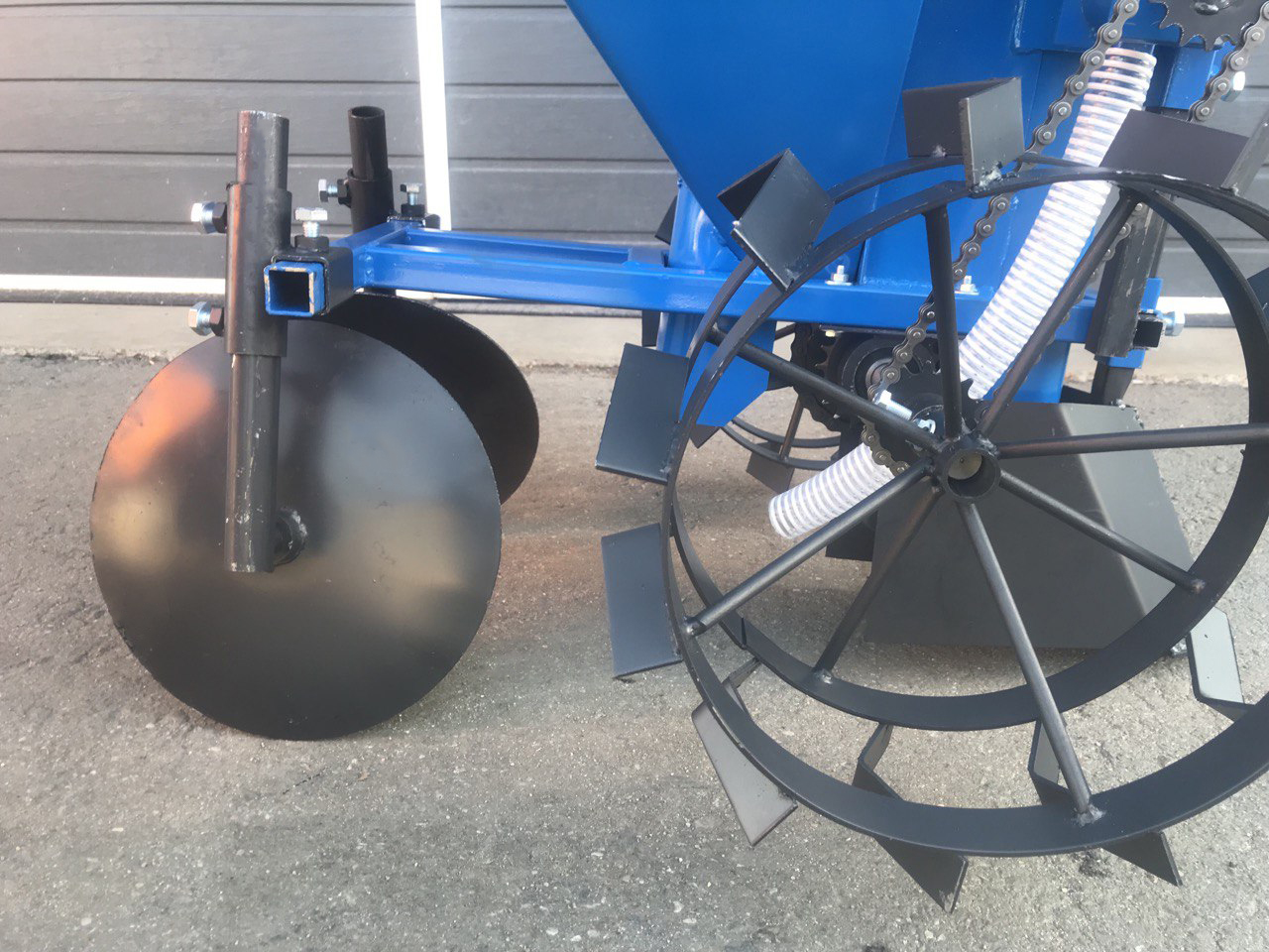 Картофелесажалка КС-01-02 с дозатором для удобрений