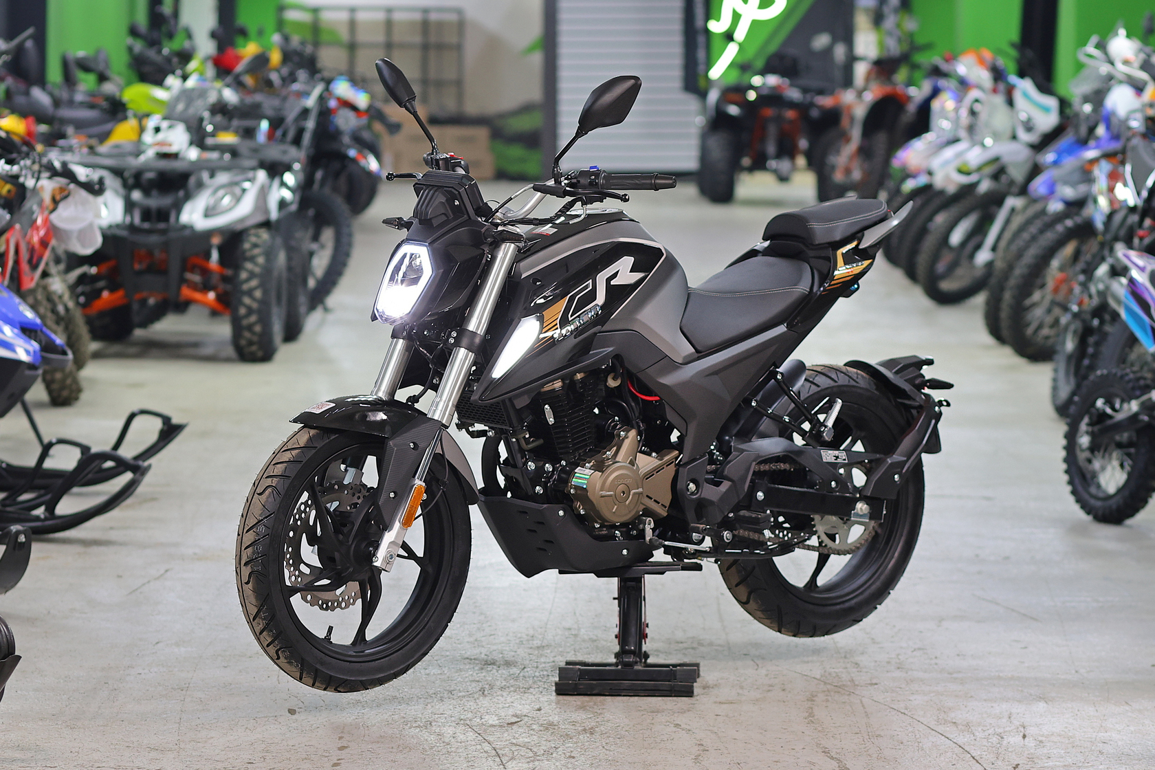 Мотоцикл Loncin CR4 II