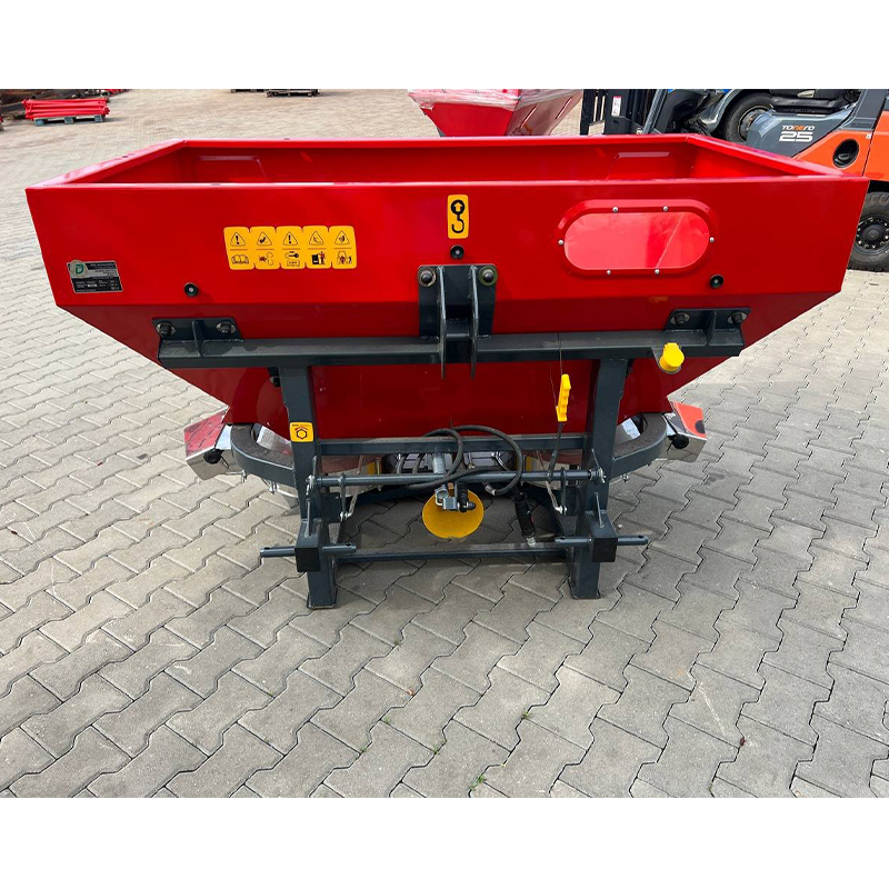 Разбрасыватель удобрений РУМ-600 усиленный с садовой приставкой