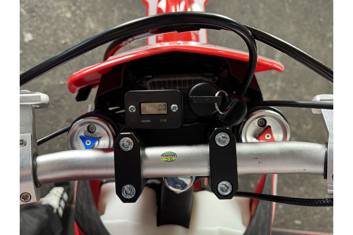 Мотоцикл JHL Z1 CB300F (ZS175FMM)