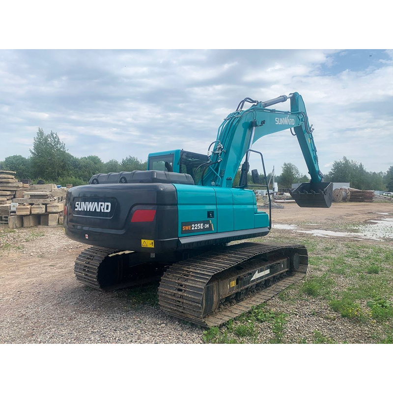 Среднеразмерный экскаватор Sunward SWE225E-3H
