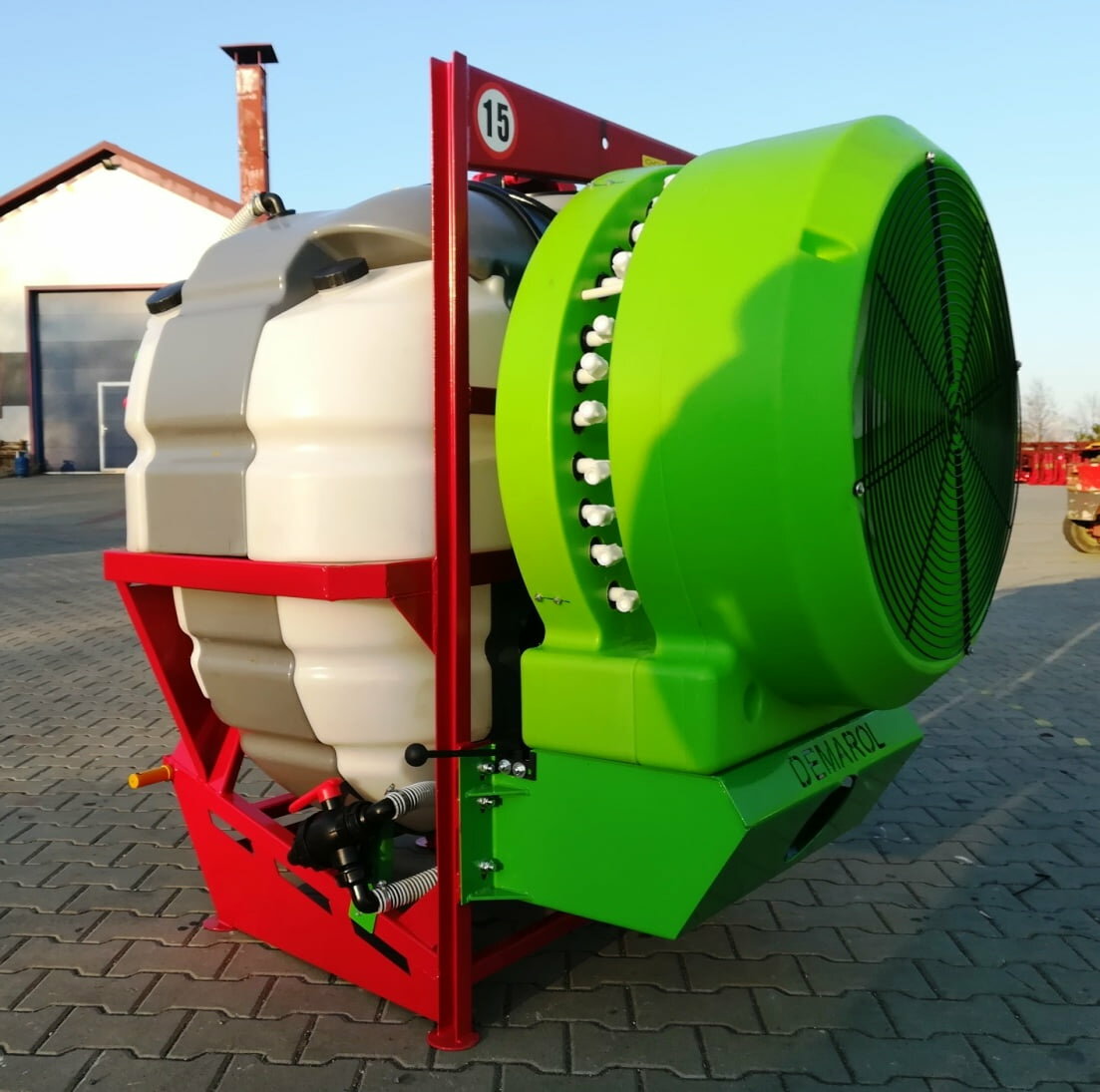 Опрыскиватель Demarol вентиляторный 600L