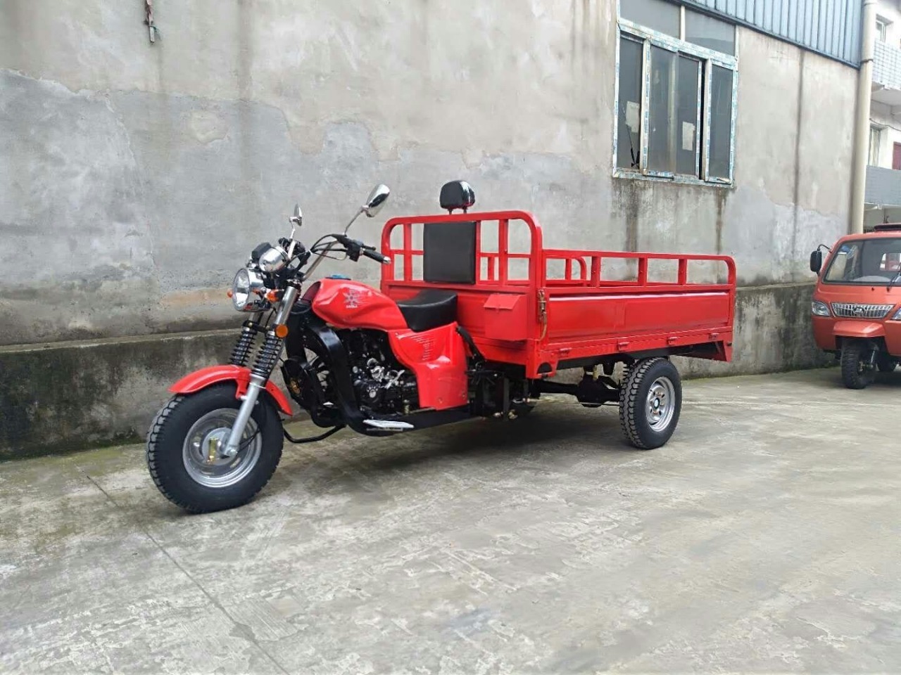 Трицикл грузовой AGIAX 3 (АЯКС-035) 250/350 куб.см, ВОДЯН.ОХЛ, кузов 2м.