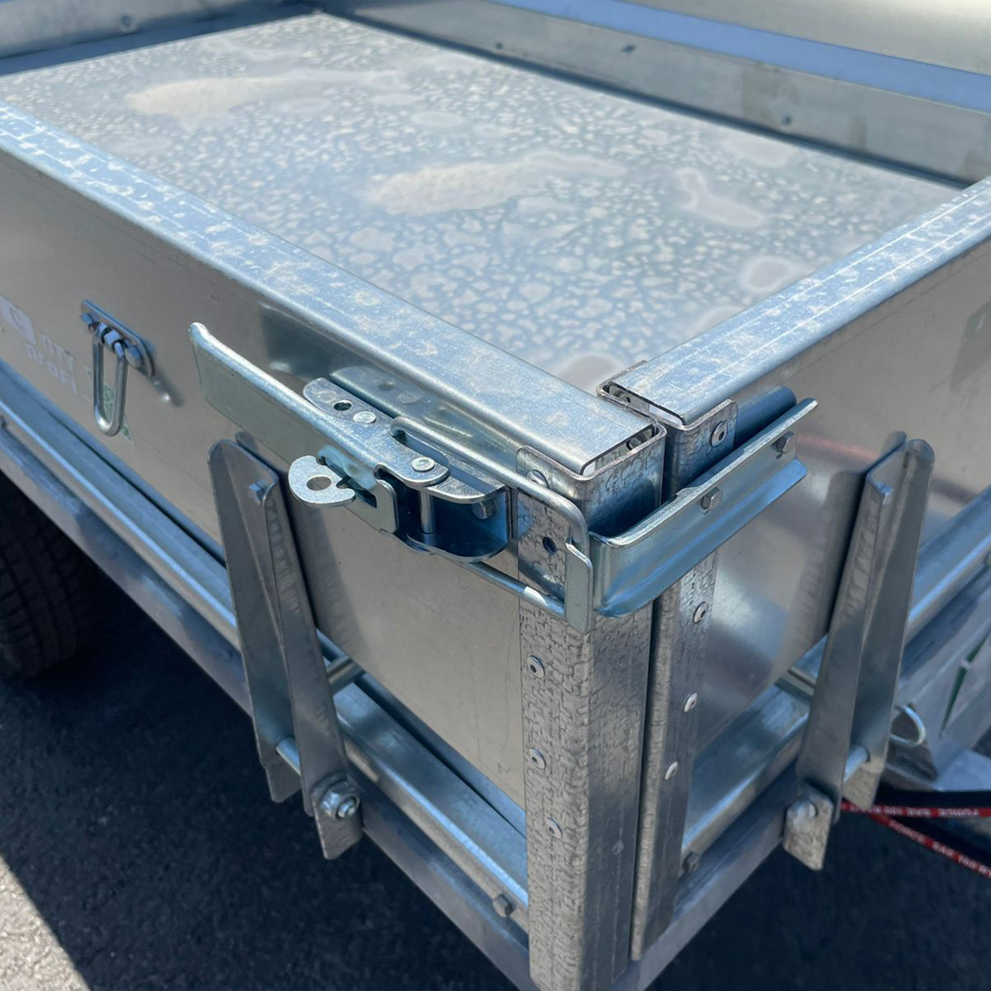 Прицеп Flagman (Флагман) C/ПТТ - 1,5 к мини-трактору (самосвальный)