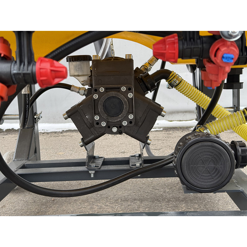 Опрыскиватель полевой навесной Rossel P400