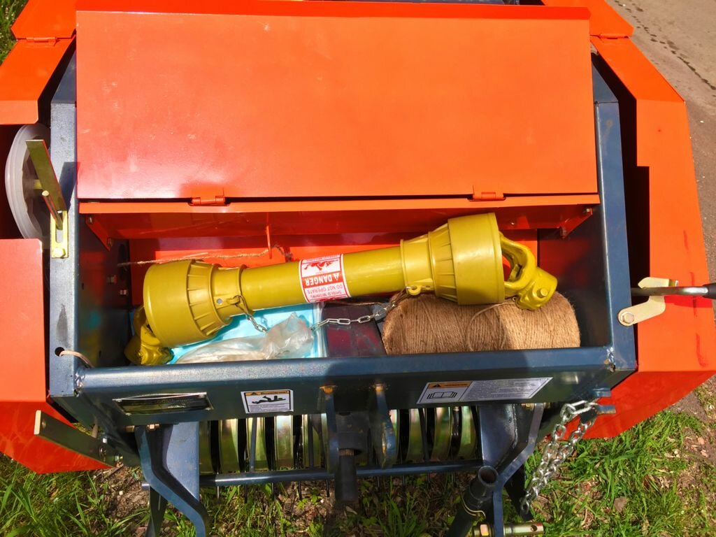 Пресс-подборщик Уралец 0890