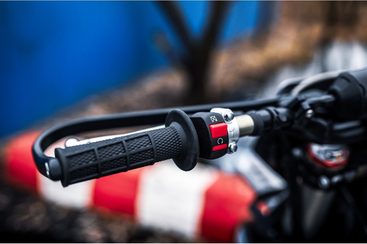 Мотоцикл JHLofr ZR8i EFI NC300S (182-MN)