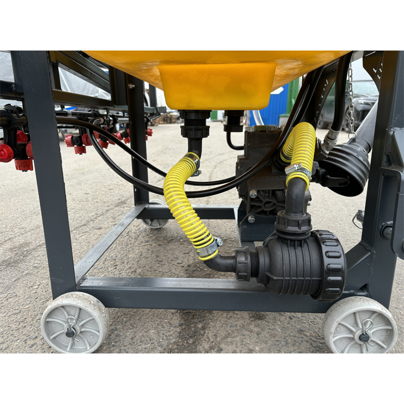 Опрыскиватель полевой навесной Rossel P300