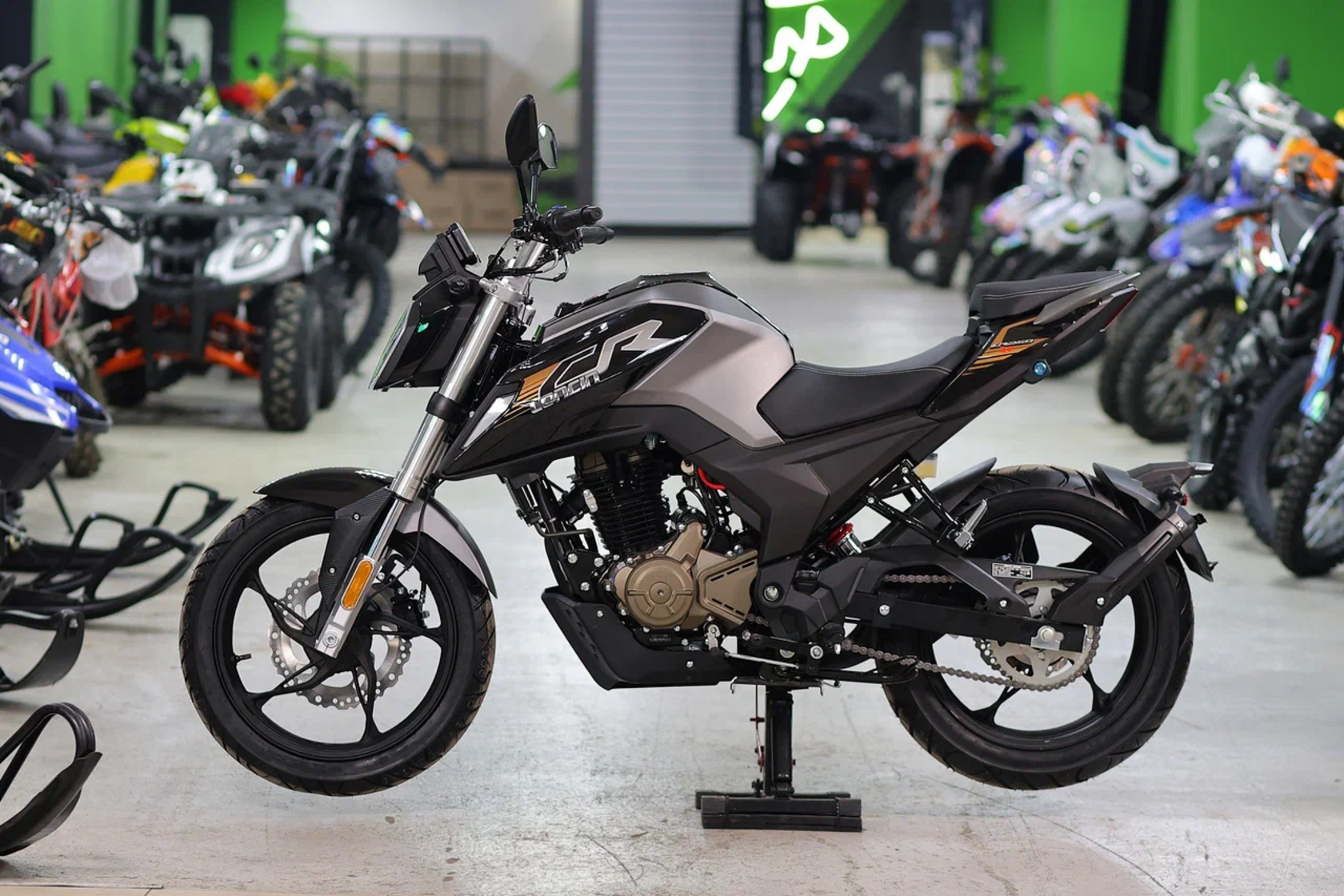 Мотоцикл Loncin CR4 II