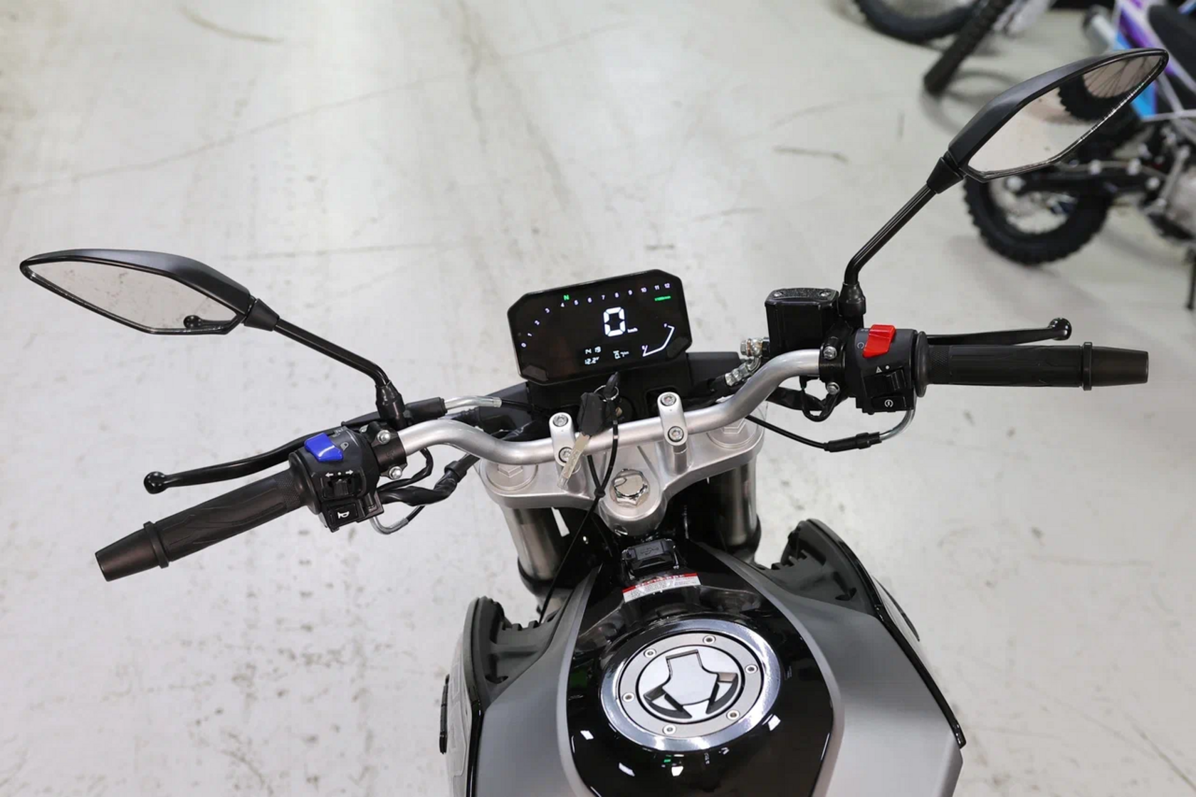 Мотоцикл Loncin CR4 II